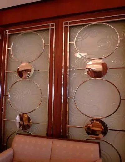 Doors in decorative glass